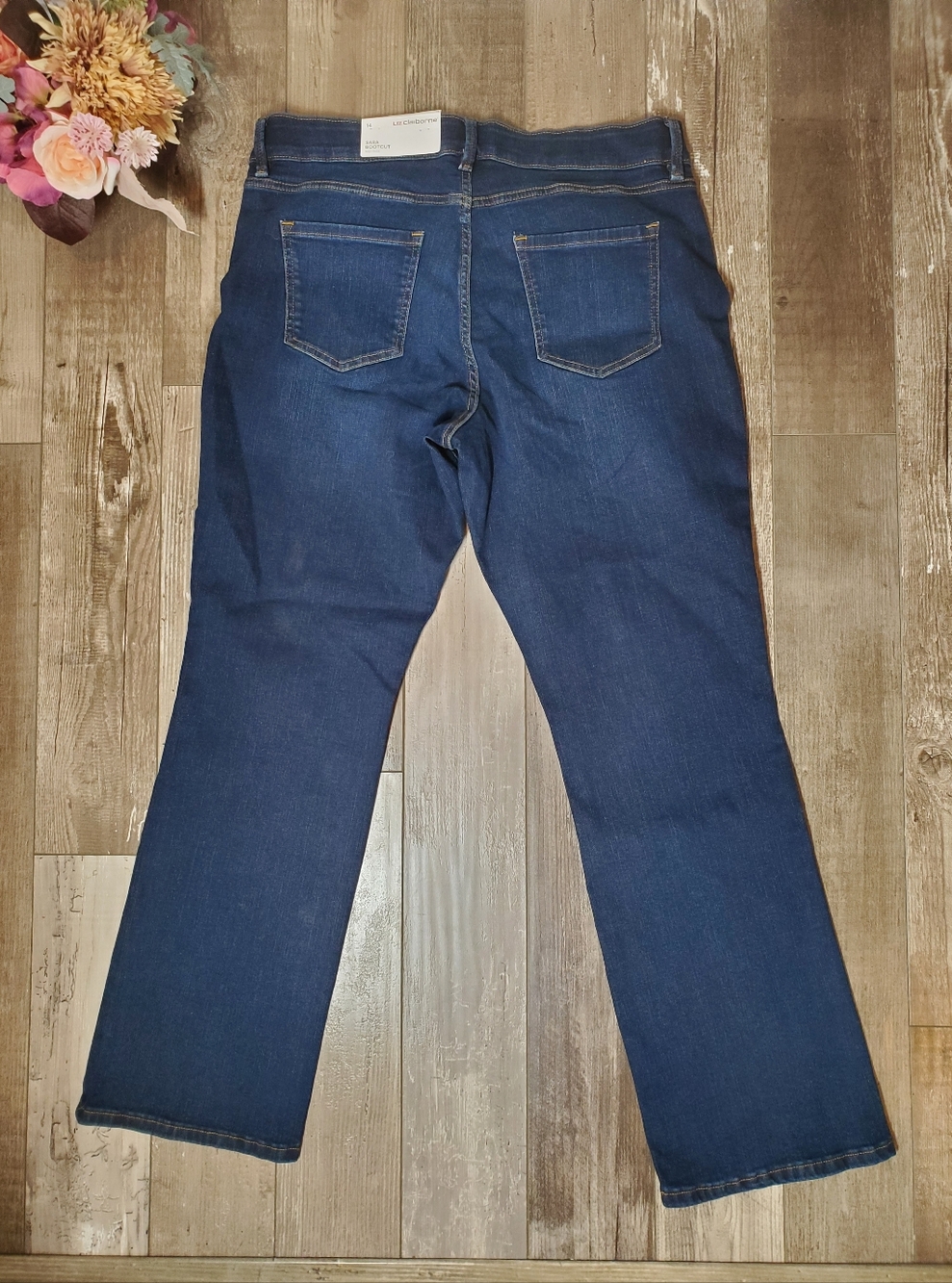 NWT Liz Claiborne Mid-Rise Sara Bootcut Dark Wash Jeans Women's Size 14 - Picture 2 of 16